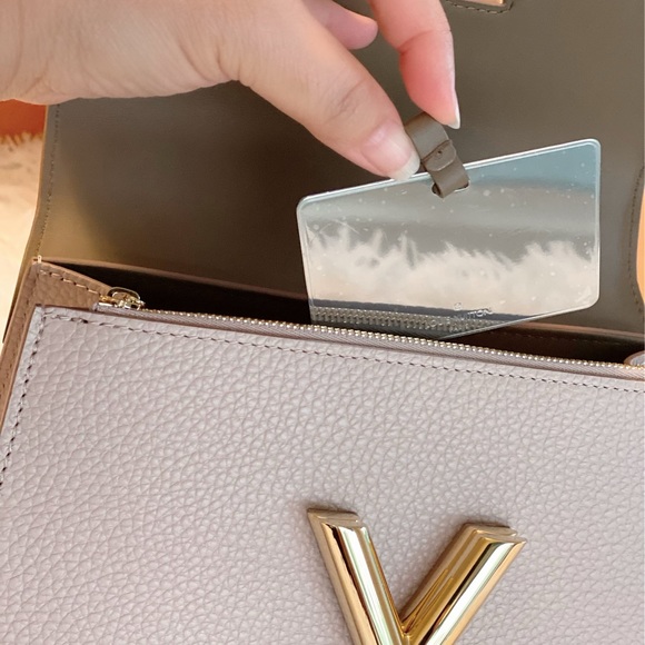 Louis Vuitton Twist One Handle PM, Greige Color - Picture 8 of 11
